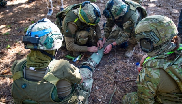 u britaniyi majbutni ukrayinski komandiri vdoskonaljujut navichki shturmu okopiv d07b720
