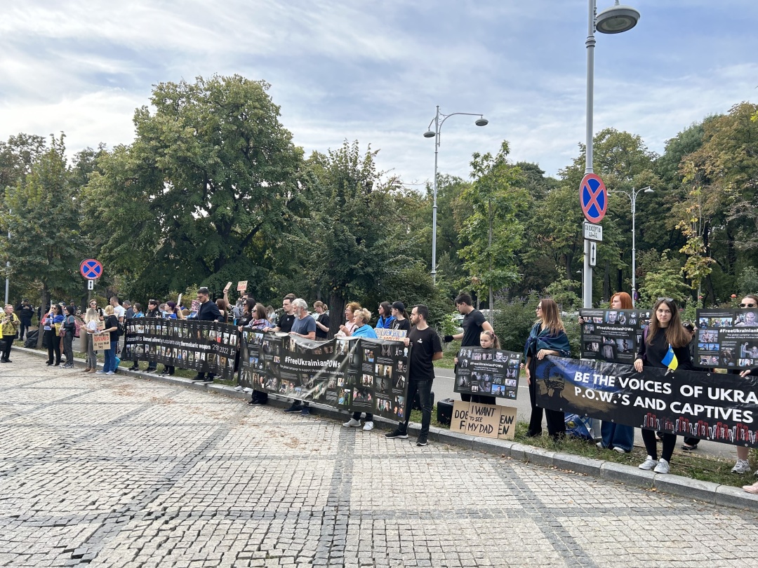 u buharesti proveli hodu na pidtrimku ukrayinskih vijskovopolonenih a5ee8fa