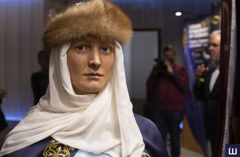 У Чернівцях презентували виставку «Україна. Становлення державності»