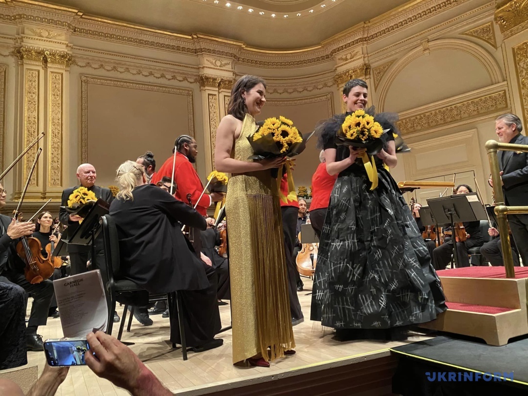 u karnegi holi v nju jorku vidbuvsja blagodijnij koncert dlja pidtrimki ditej ukrayini 08c0fed