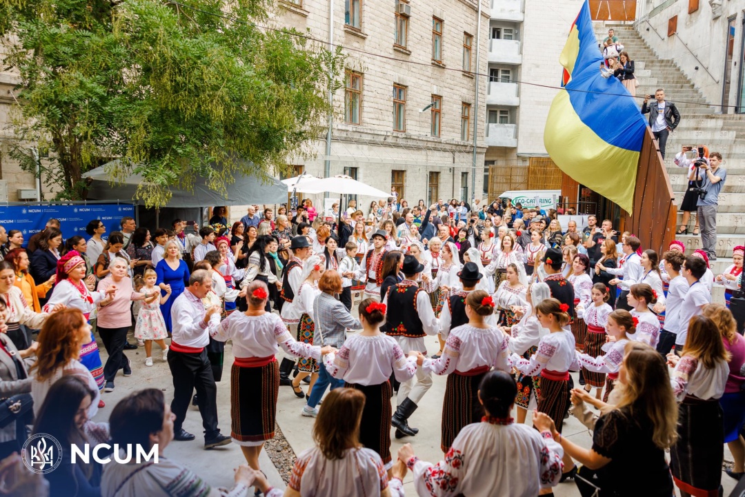 u kishinevi vidbuvsja masshtabnij forum ukrainian day in moldova 2f24da4