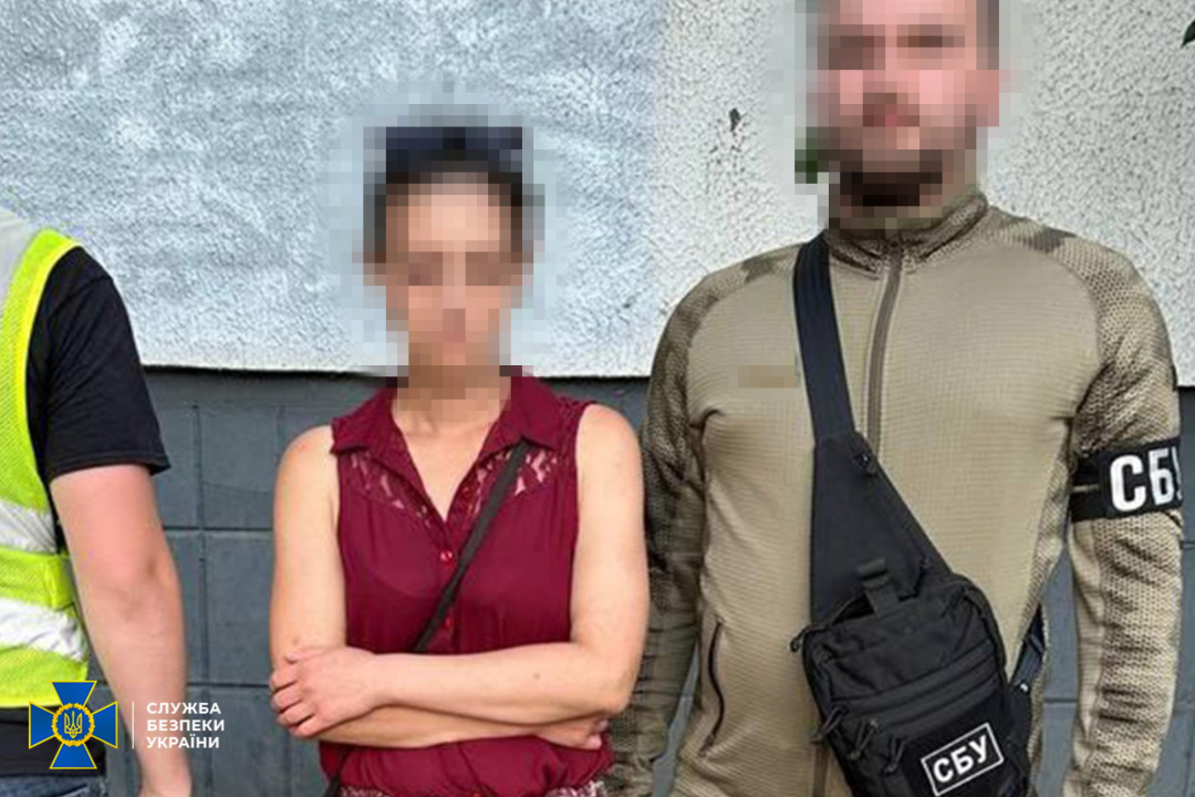 u kiyevi zatrimali chotiroh paliyiv vijskovih avtomobiliv 186b706