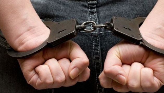 У Києві затримали чотирьох паліїв військових автомобілів 