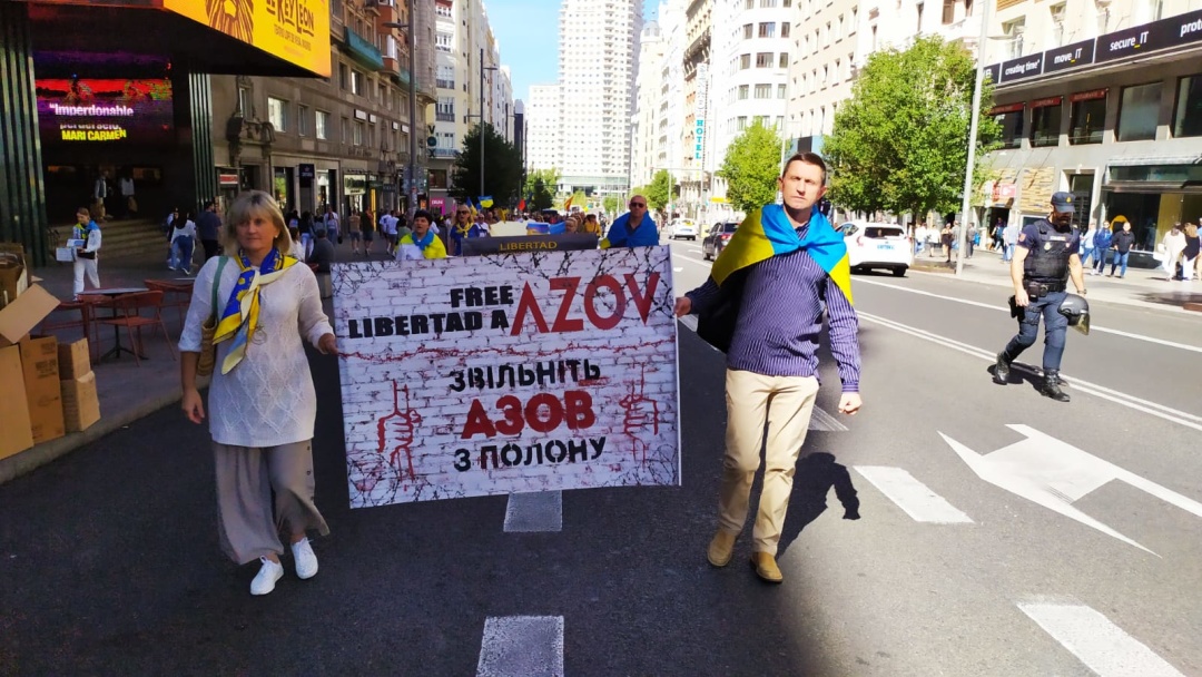 u madridi ukrayinci proveli hodu ta miting na znak podjaki zahisnikam ukrayini 784425c