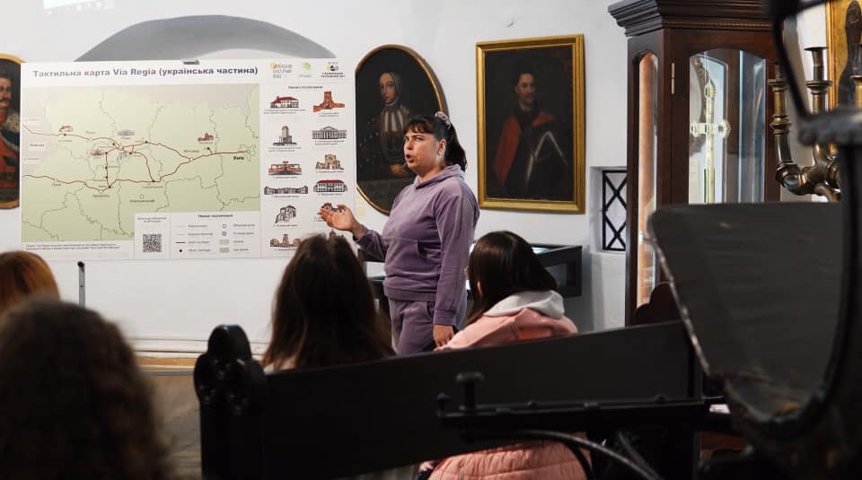 u muzeyi rivnenskoyi volinskoyi ta zhitomirskoyi oblastej peredali unikalnij inkljuzivnij produkt 8c82163