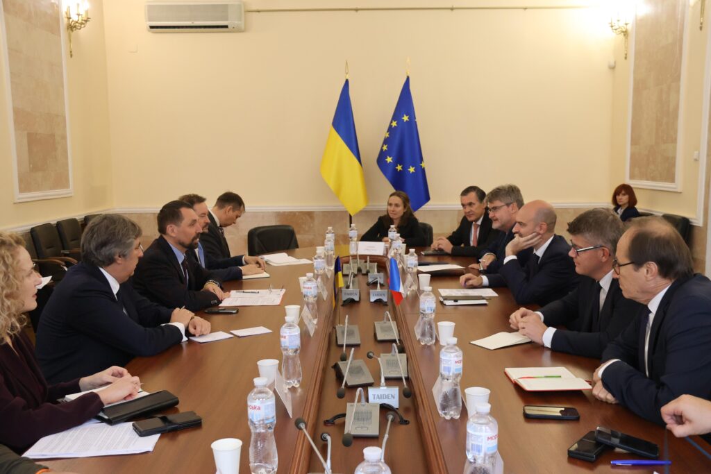 ukrayina ta francija posiljujut spivpracju u sferi strategichnih komunikacij mksk 46e728b