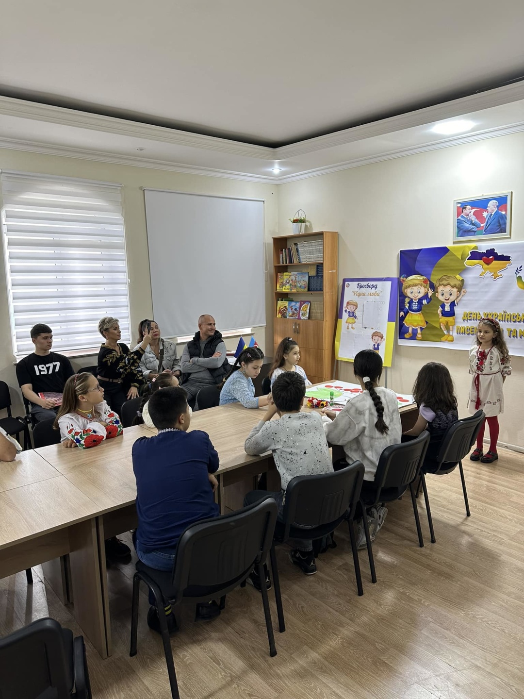 v azerbajdzhani proveli vidkritij urok z nagodi dnja ukrayinskoyi pisemnosti ta movi c2e7963
