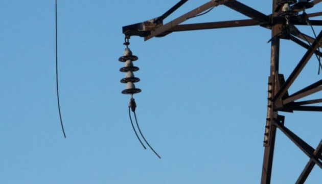 Ворог ударив по передмістю Харкова, пошкоджені лінії електропередач