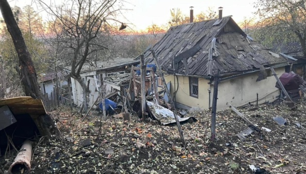 На Київщині через атаку російських дронів пошкоджені приватні будинки