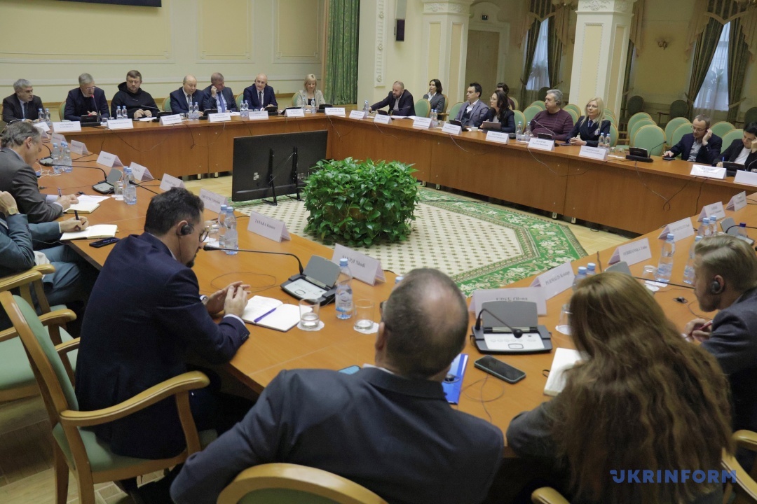 ukrayina zvernetsja do yevrokomisiyi shhodo pidtrimki reformi z oplati praci derzhsluzhbovciv korniyenko a93b03d