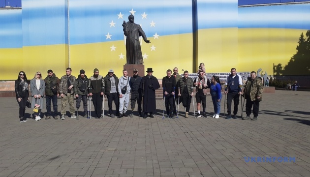 u chernivcjah dlja 30 vijskovih iz poranennjami organizuvali viyiznu ekskursiju mistom 921c3da