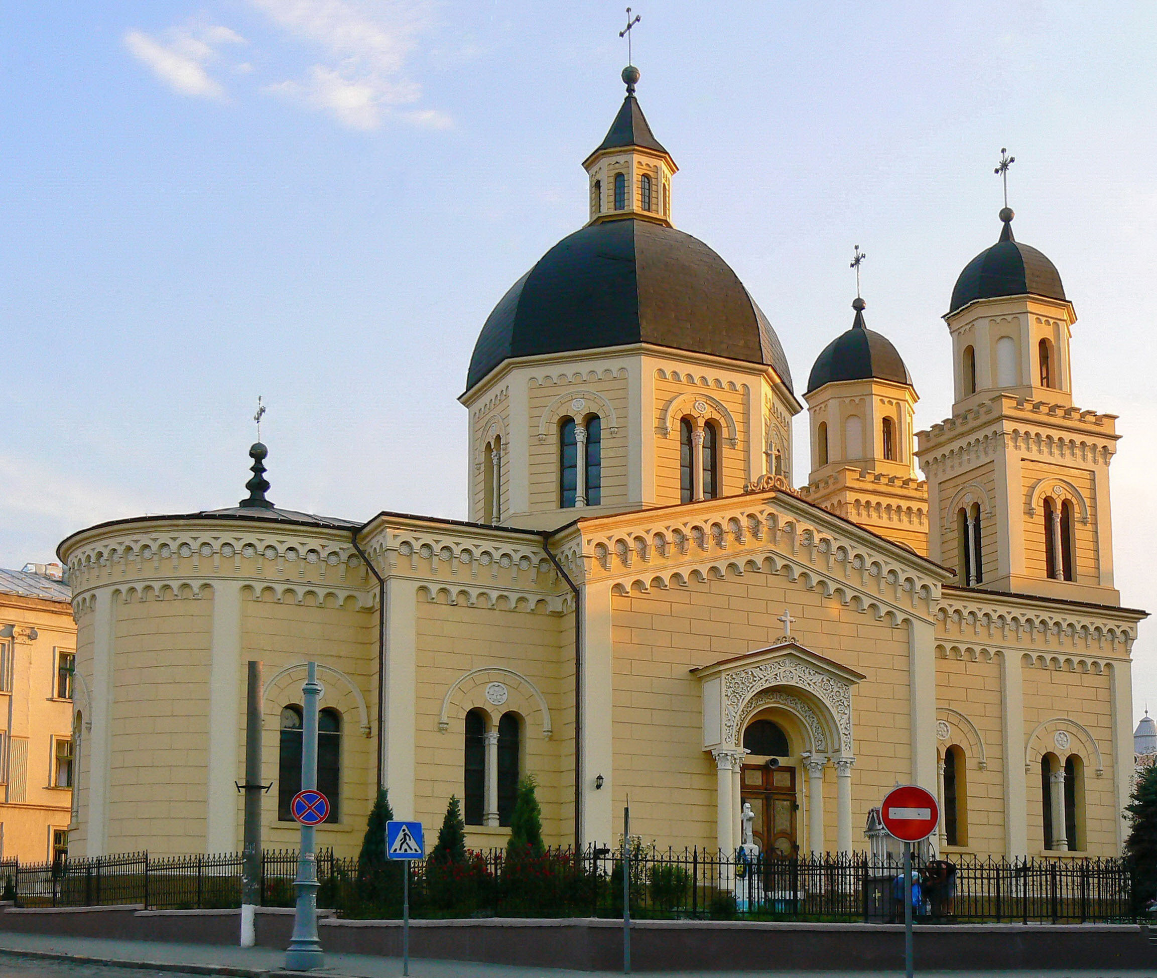 Коли у храмах Чернівців освячуватимуть кошики