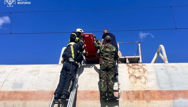На Волині дитину ударило струмом на даху вагона