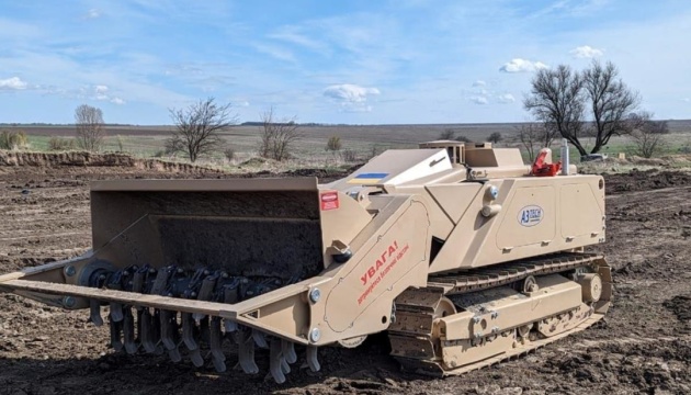 В Україні практикують передачу техніки для розмінування у короткострокову оренду 