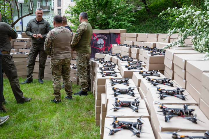 Віталій Кличко беззупинно підтримує ЗСУ і вкотре передав 900 дронів на фронт