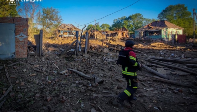 Армія РФ зранку вдарила по громаді на Сумщині - є постраждала, зруйновані будинки