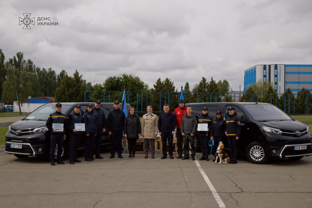 estonski rjatuvalniki peredali tehniku j obladnannja dlja psihologichnih pidrozdiliv dsns be3b93b