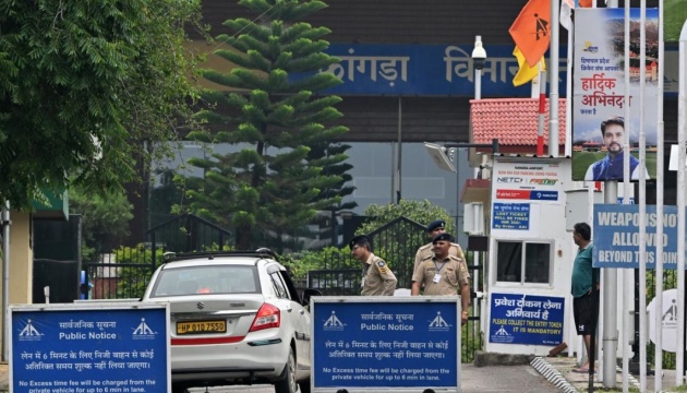 Індія до суботи закрила понад 20 аеропортів поблизу кордону з Пакистаном