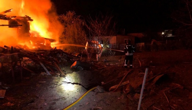 На Київщині наслідки нічної атаки російських дронів фіксуються у трьох районах