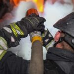 na teritoriyi stolichnogo gidroparku gorjat skladi c1ca02d