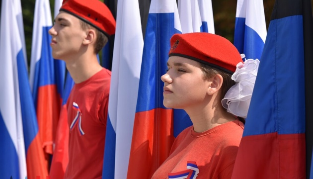 na tot luganshhini zagarbniki zaluchili do junarmiyi ponad 6000 ditej 396f8c8