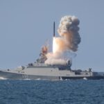 rosijani trimajut u chornomu mori odin raketonosij zalp shist kalibriv e736b26