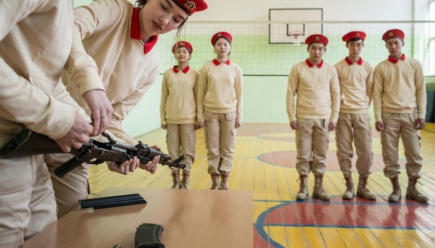 Російських школярів навчатимуть працювати з безпілотниками