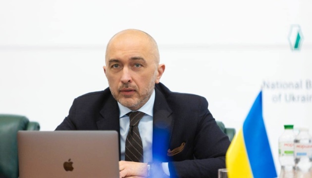 startuyemo z garnih pozicij glava nacbanku nazvav temi dlja obgovorennja z mvf b3a791a