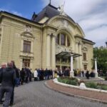 u chernivcjah trivaye proshhannja z kolishnim miskim golovoju mikoloju fedorukom foto 34e4c4b