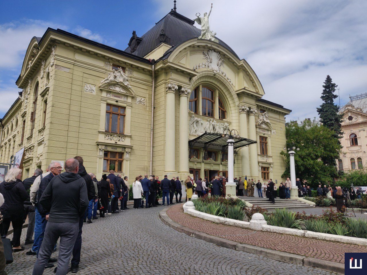 u chernivcjah trivaye proshhannja z kolishnim miskim golovoju mikoloju fedorukom foto 34e4c4b