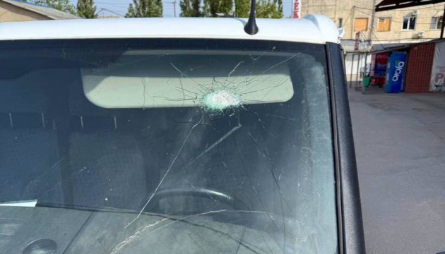 У Херсоні під ворожий обстріл потрапили соцпрацівники, є поранений