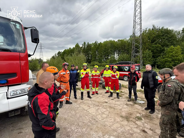 ukrayinski rjatuvalniki vzjali uchast u navchannjah camp green u polshhi 4b33494