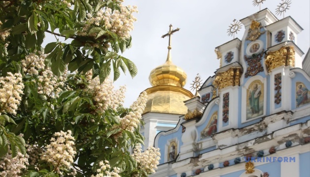 В Україні у четвер переважно без опадів, удень до +24°