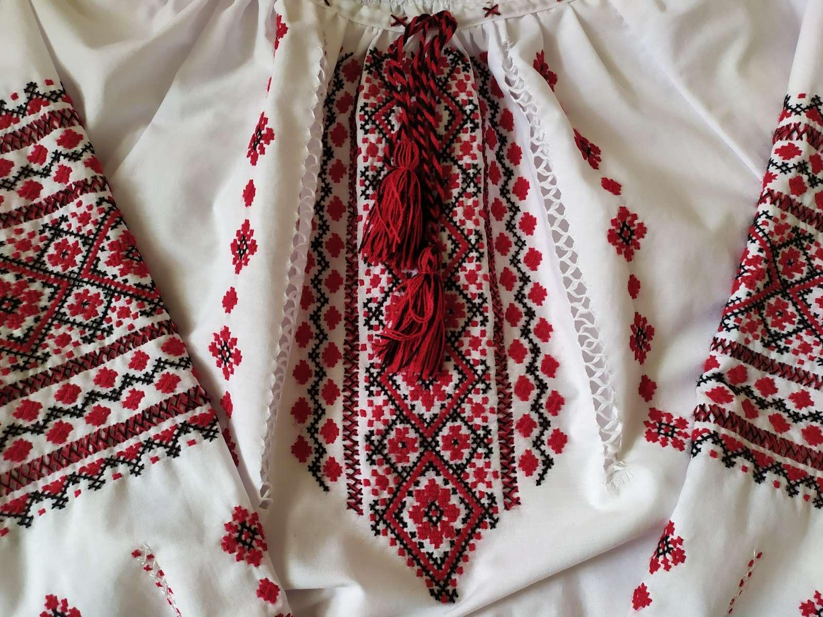 vistavka vishivanok i blagodijni zahodi jak u chernivcjah vidznachatimut vsesvitnij den vishivanki 2a6b057