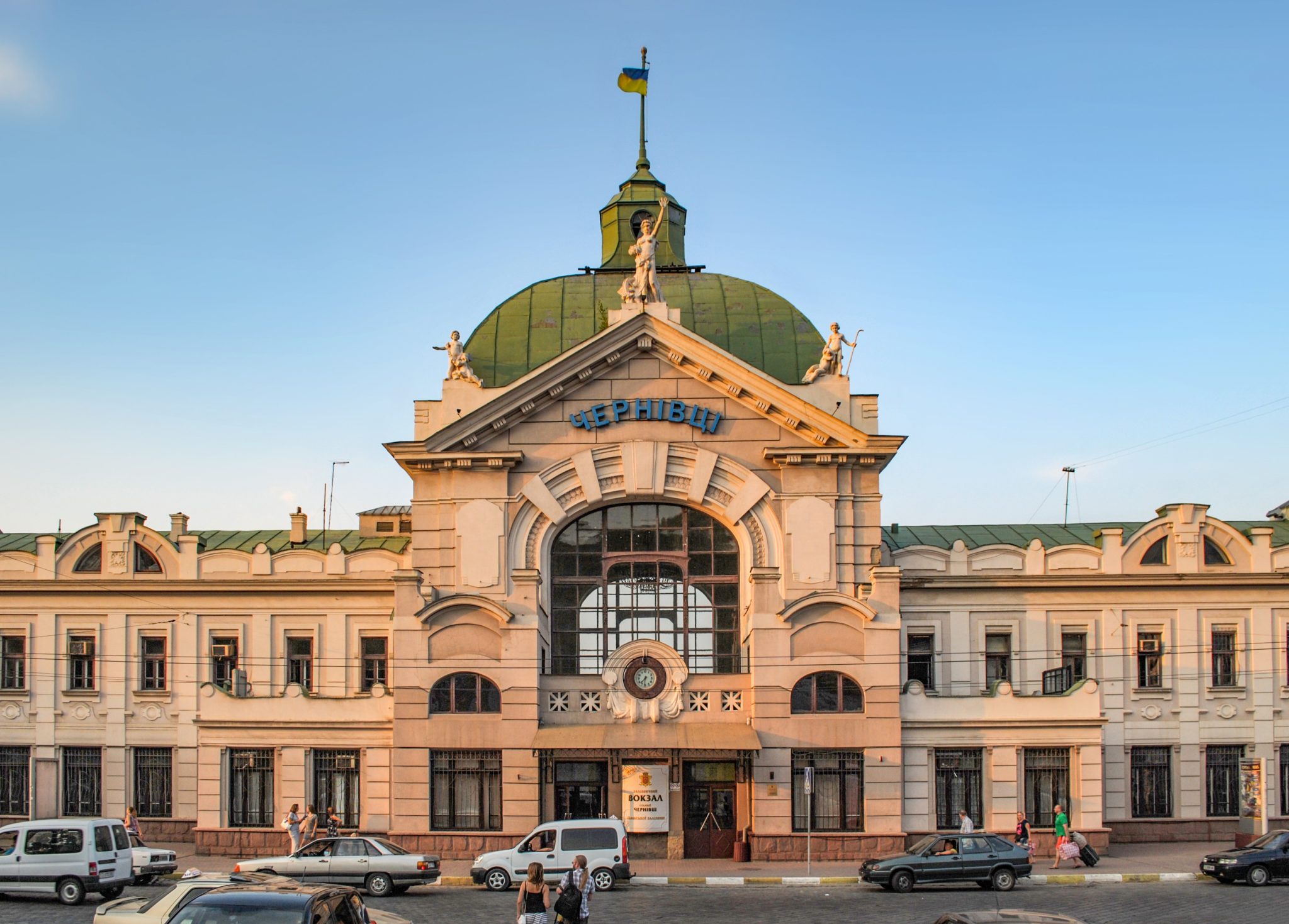 zaliznichnij vokzal chernivciv uvijshov do pereliku bezbaryernih 45a957c