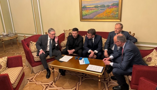 Зеленський і лідери чотирьох європейських країн обговорили з Трампом мирні зусилля