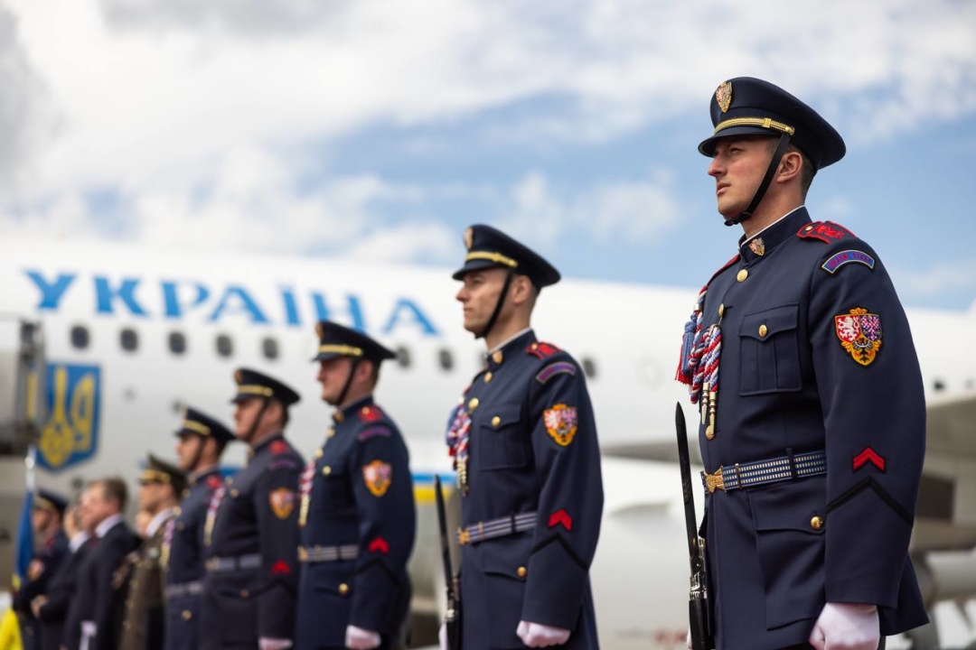 Зеленський прибув із візитом до Чехії 13 zelenskij pribuv iz vizitom do chehiyi df16690
