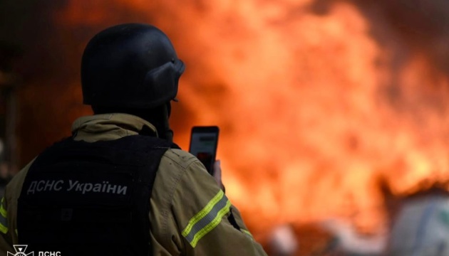 Двоє рятувальників поранені під час повторного обстрілу лікарні у Білій Церкві