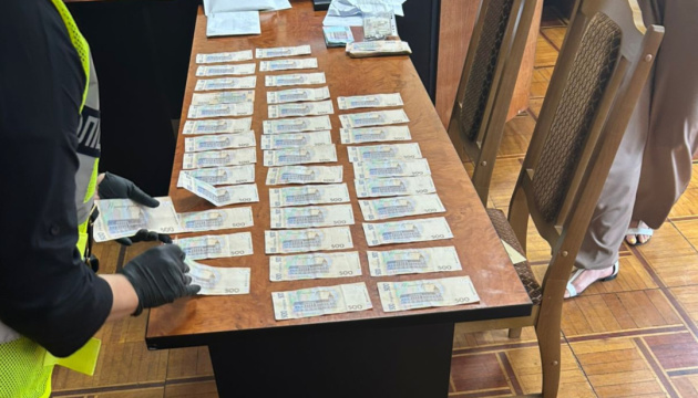 Керівниця коледжу з Буковини «погоріла» на хабарях від ухилянтів