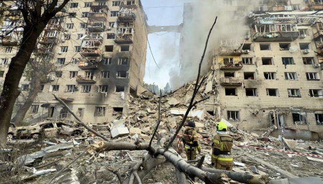 Кількість загиблих унаслідок масованої атаки на Київ зросла до 21, ще 134 людини поранені