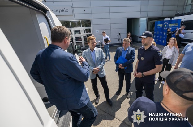 misija yes peredala nacpoliciyi mobilni ofisi dlja prifrontovih regioniv 0947b25