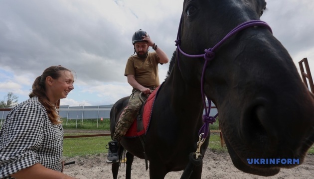 na harkivshhini dlja nacgvardijciv iz brigadi hartija provodjat ipoterapiju ca43d04