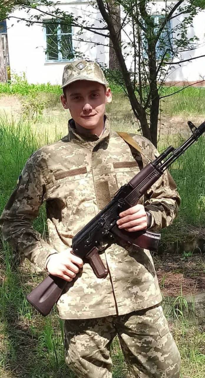 ponad tri roki v poloni dodomu povernuvsja 24 richnij vijskovij z izjuma c7b09f1