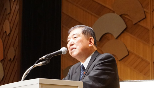 Прем'єр Японії не поїде на саміт НАТО - Reuters