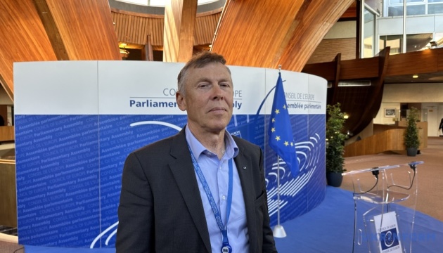 rezoljuciyi parye sformujut kejsi dlja specialnogo tribunalu deputat 89b0052
