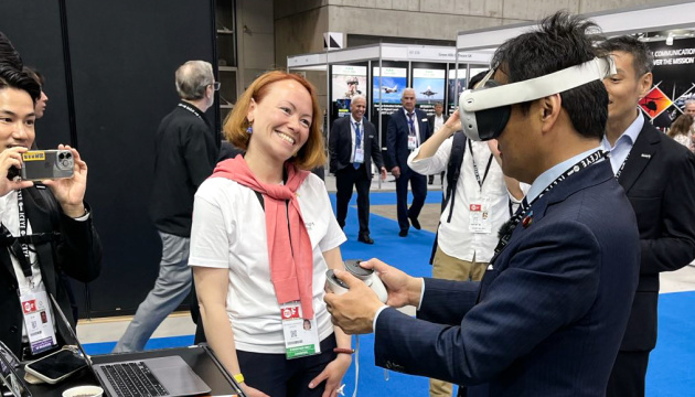 Штучний інтелект і рої дронів: Україна представила на виставці в Японії розробки для армії