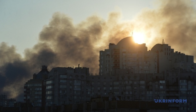 u kiyevi zagasili pozhezhi vnaslidok masovanoyi ataki rf 6b3f5d7