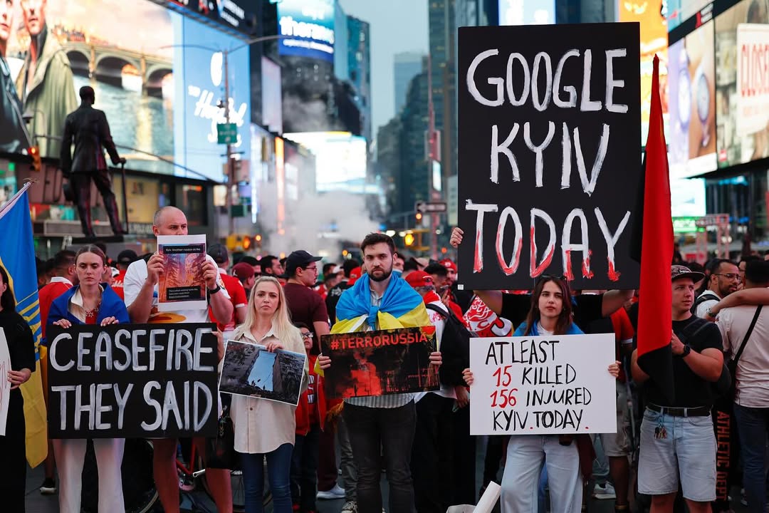 u nju jorku vidbulasja demonstracija z vimogoju chitkoyi vidpovidi na rosijskij teror bb33683