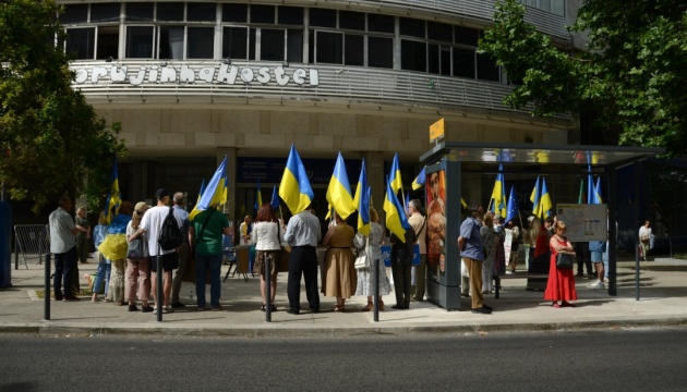 У Португалії українці провели акцію «Голоси дітей»