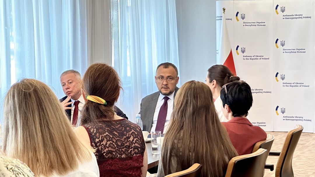 u varshavi posol zustrivsja z ukrayinkami jaki prozhivajut u polshhi 25c4f58